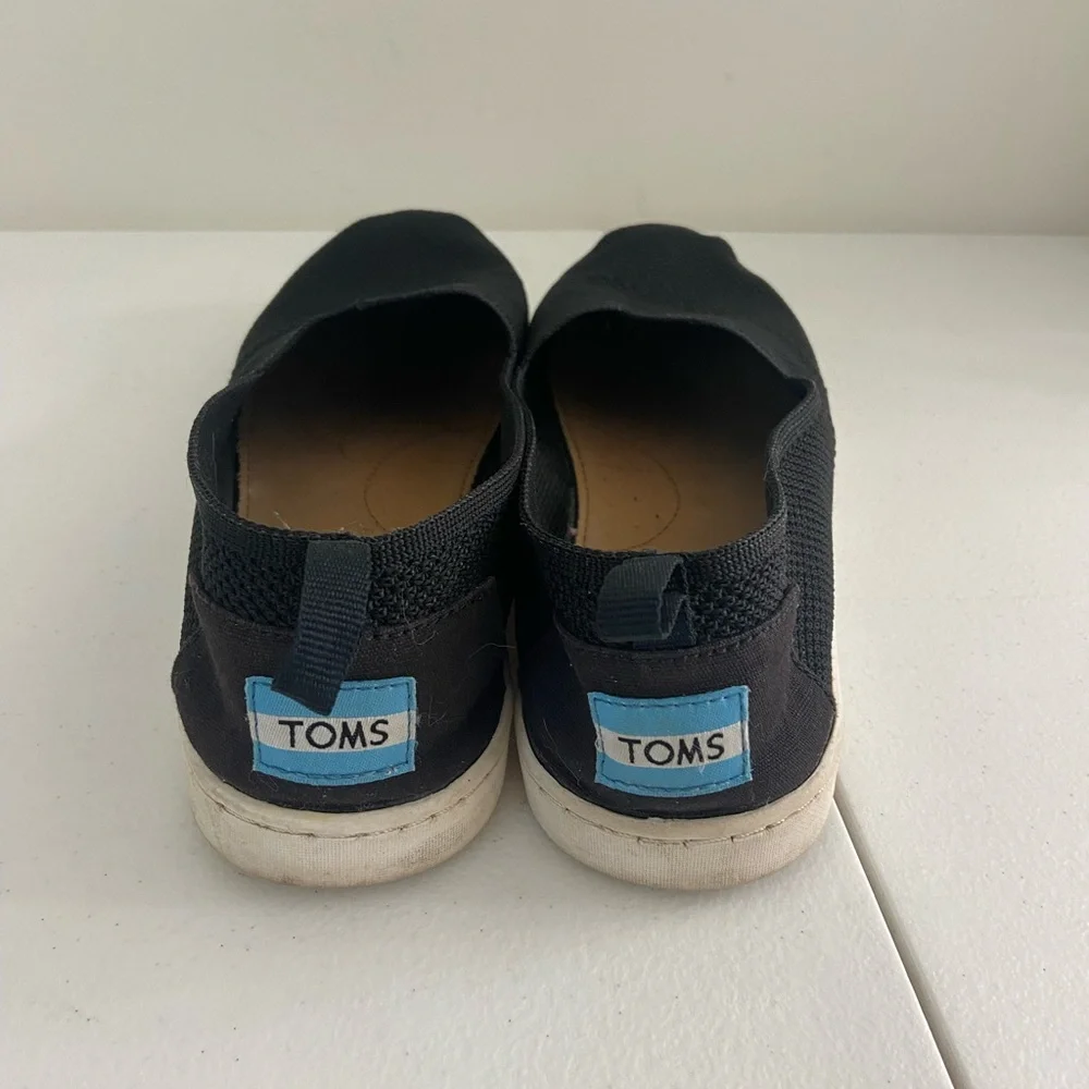 TOMS women’s solid black knit alpargata espadrilles slip on flats casual shoes 6